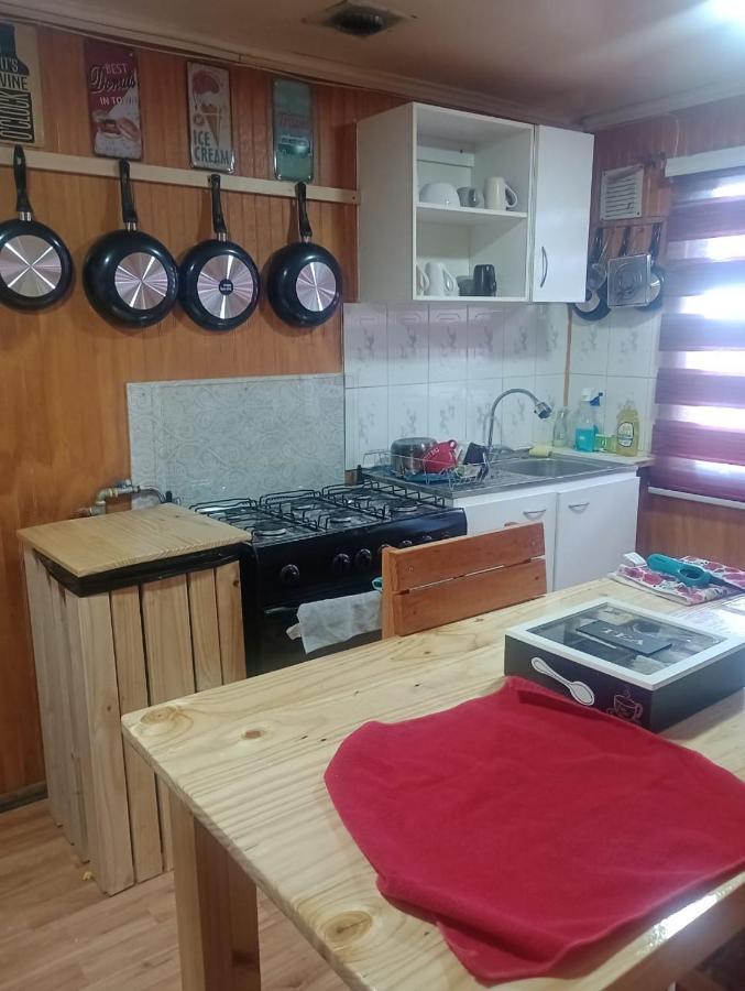 הוסטל פורטו נטאלס Isla Yu Backpacker מראה חיצוני תמונה