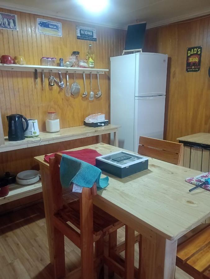 הוסטל פורטו נטאלס Isla Yu Backpacker מראה חיצוני תמונה