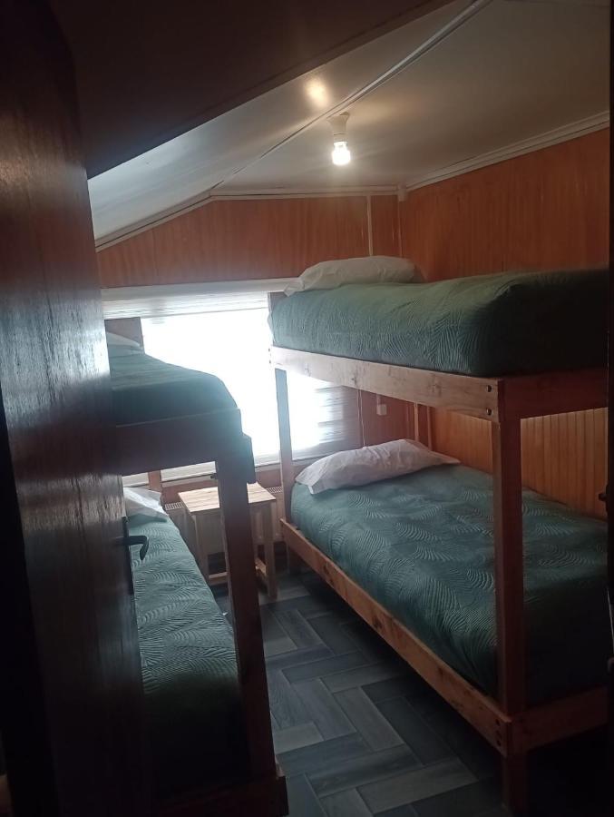 הוסטל פורטו נטאלס Isla Yu Backpacker מראה חיצוני תמונה